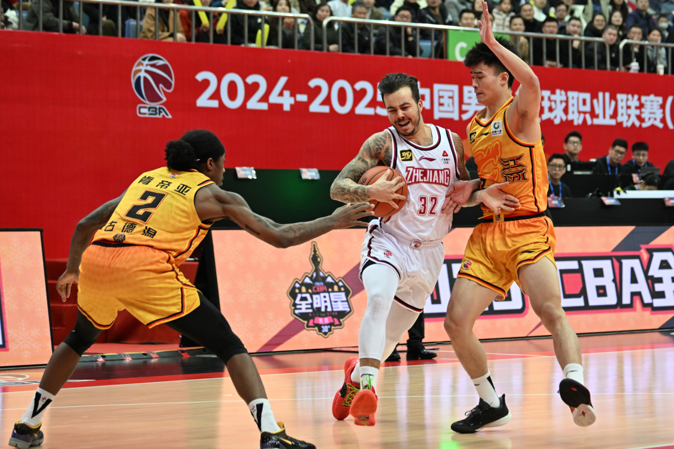 包含NBA常规赛今晨再迎强敌，深圳男篮门线救险，主帅态度：气氛紧张，临场指挥获称赞的词条