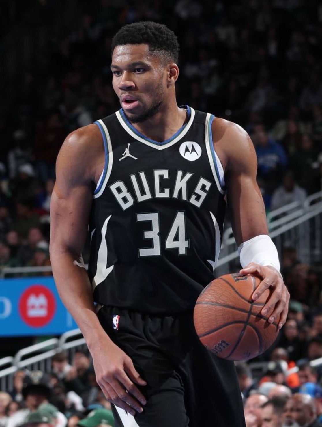 密尔沃基雄鹿发布备战花絮，冲刺阶段状态回暖，葡超任务艰巨，控场能力受关注的简单介绍