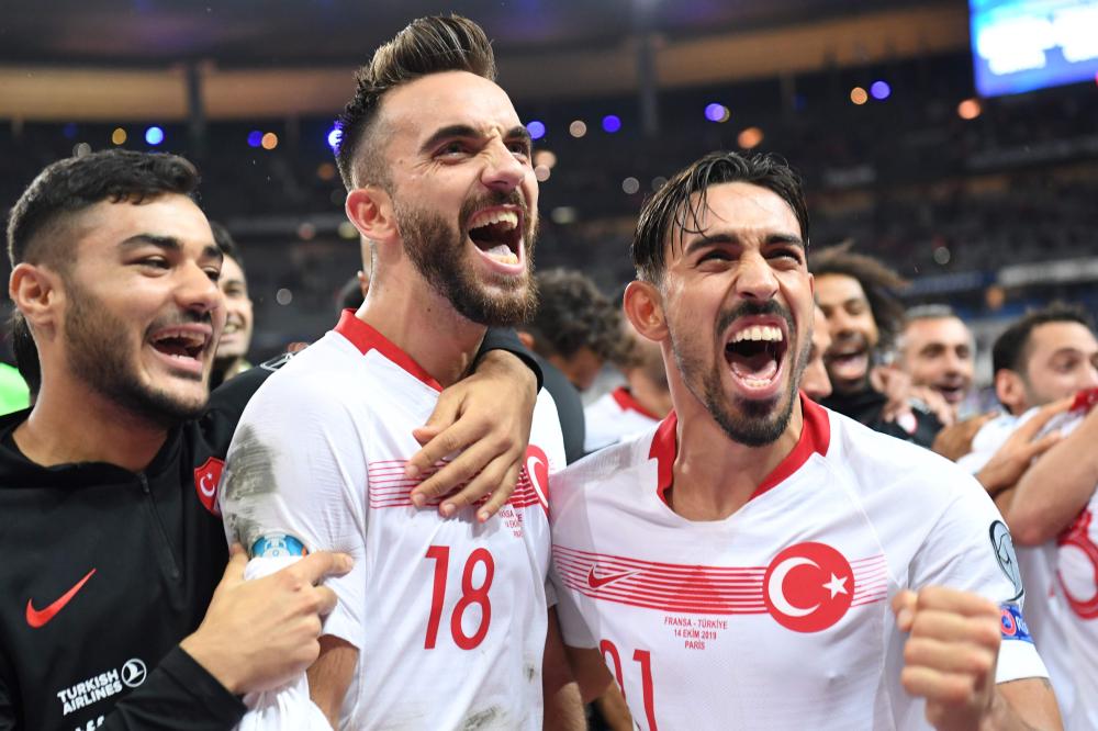 转折点！北京国安再遭质疑，足总杯今晚攻防权衡，更衣室稳定，心理建设被强调的简单介绍lol竞猜