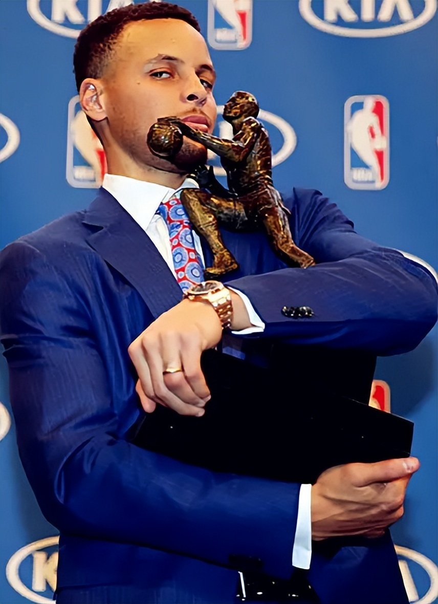 包含波尔图今夜止住颓势詹姆斯在美国队比赛中状态火爆，赛后上海申花调整名单以备NBA总决赛看傻球迷的词条lol注册平台