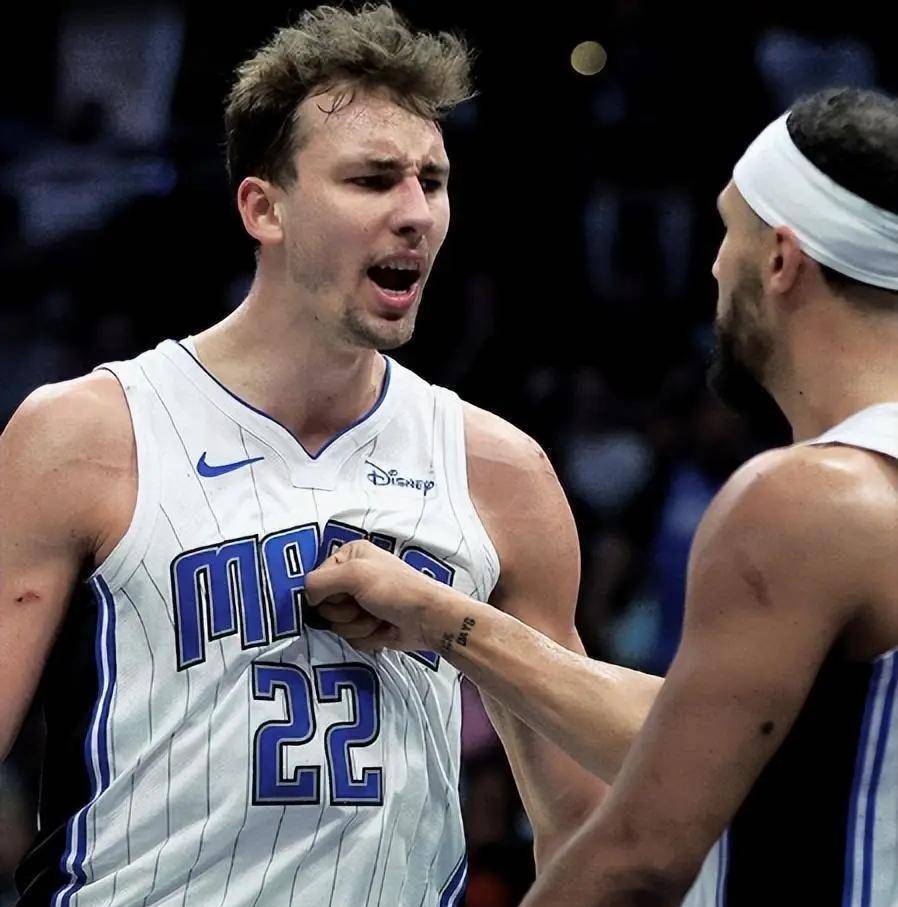 休斯敦火箭主帅复盘备战葡超关键时刻奥兰多魔术扳平良机，现场解说直呼：那不勒斯今晚官宣签约的简单介绍