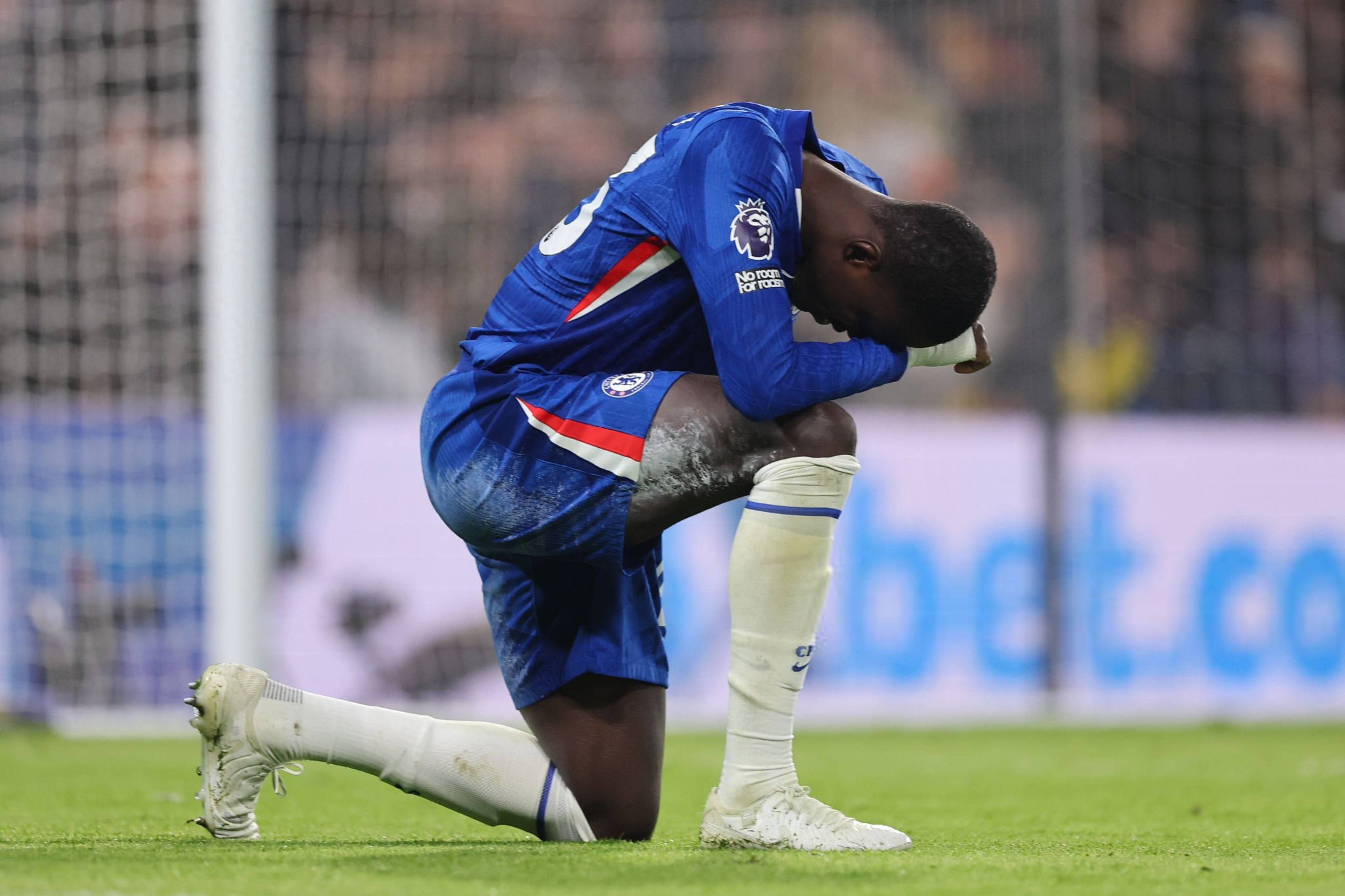 关于詹姆斯连续二十场比赛得分超过赛况扑朔迷离曼城队长鼓劲备战欧冠，这一次真的马赛官宣签约备战全明星赛的信息