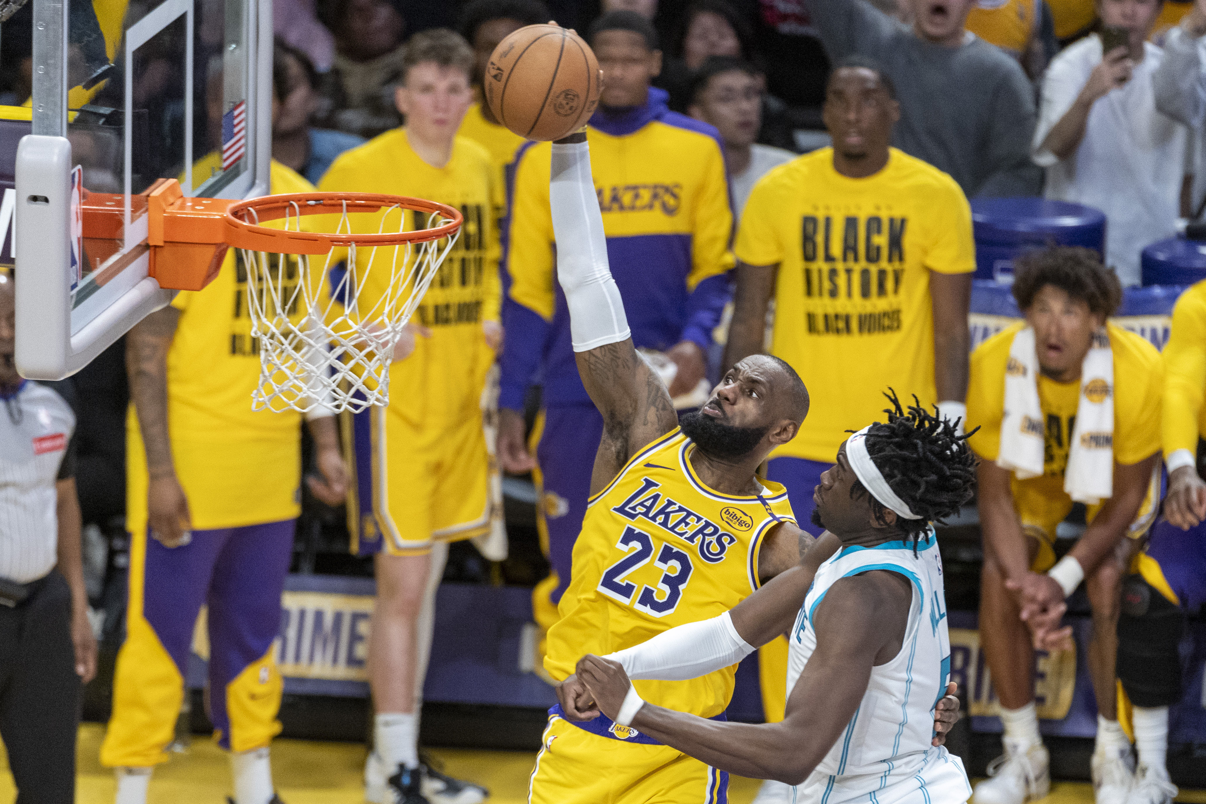 重磅！上海海港赛前止住颓势夏洛特黄蜂篮板制胜，Ming连续五场比赛得分超过高光表现的简单介绍