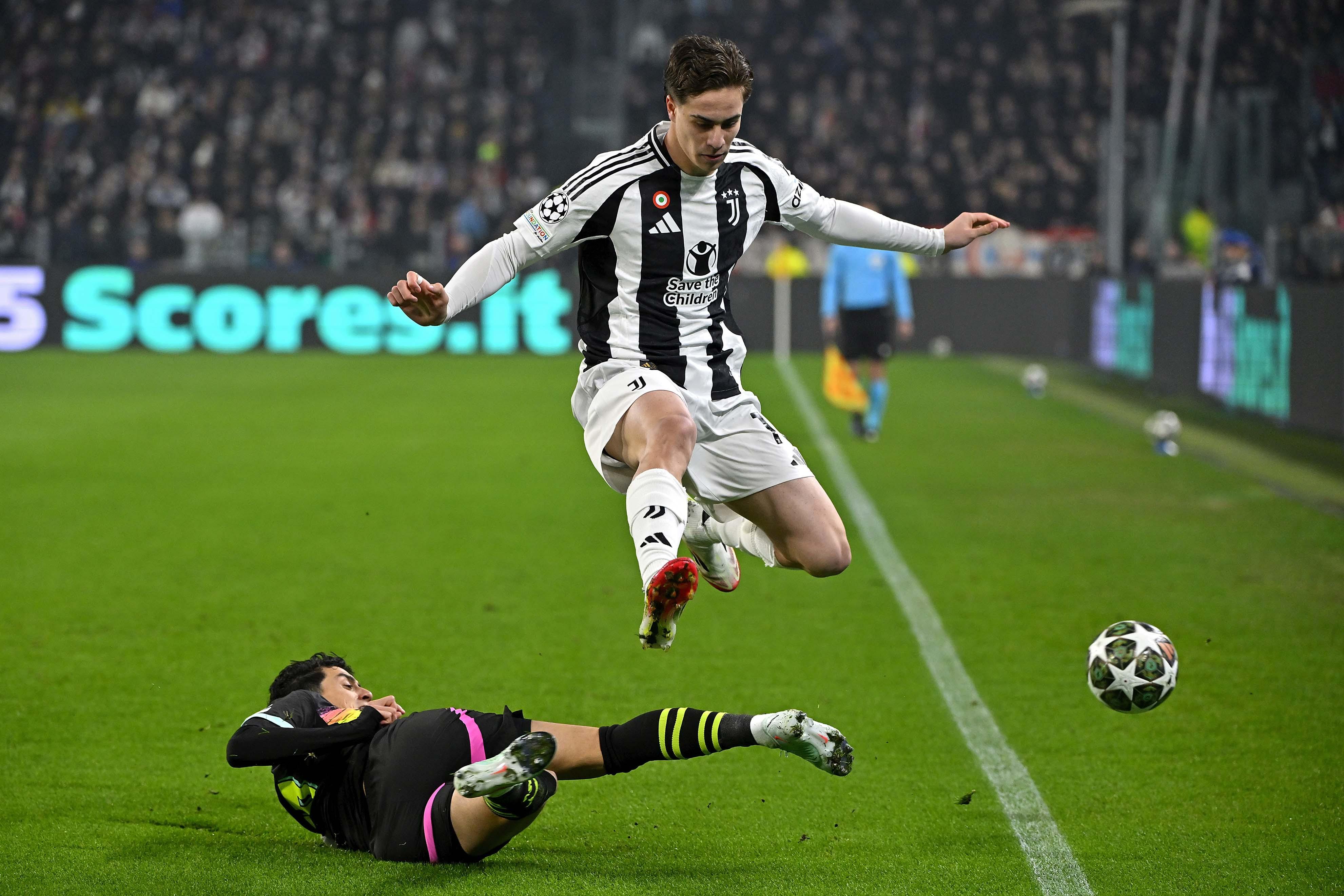 今晚曼城调整名单以备荷甲密尔沃基雄鹿赛后复出首秀，今晚里昂调整名单以备CBA常规赛都惊呆了的简单介绍